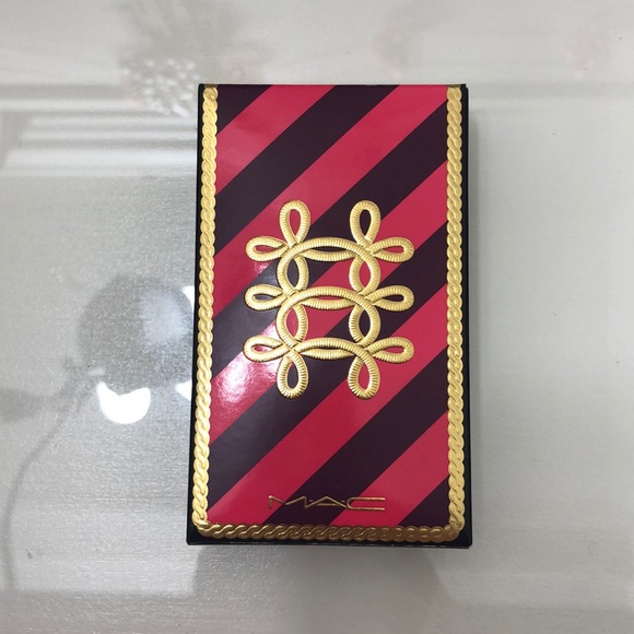 MAC Nutcracker Sweet Copper Face Compact - Picture 2 of 6